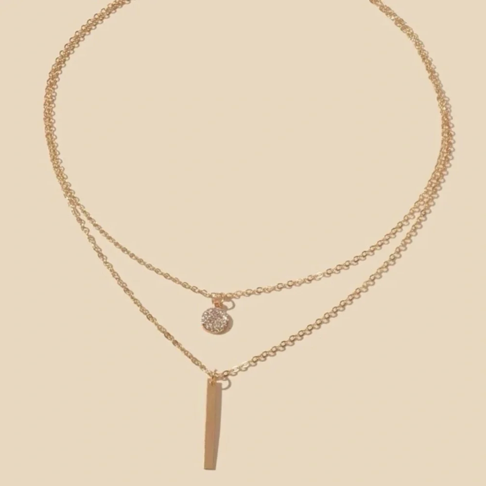 Sale! Minimalistic & Dainty Gold Tone Rhinestone Layered Circle & Bar Necklace - Picture 2 of 4